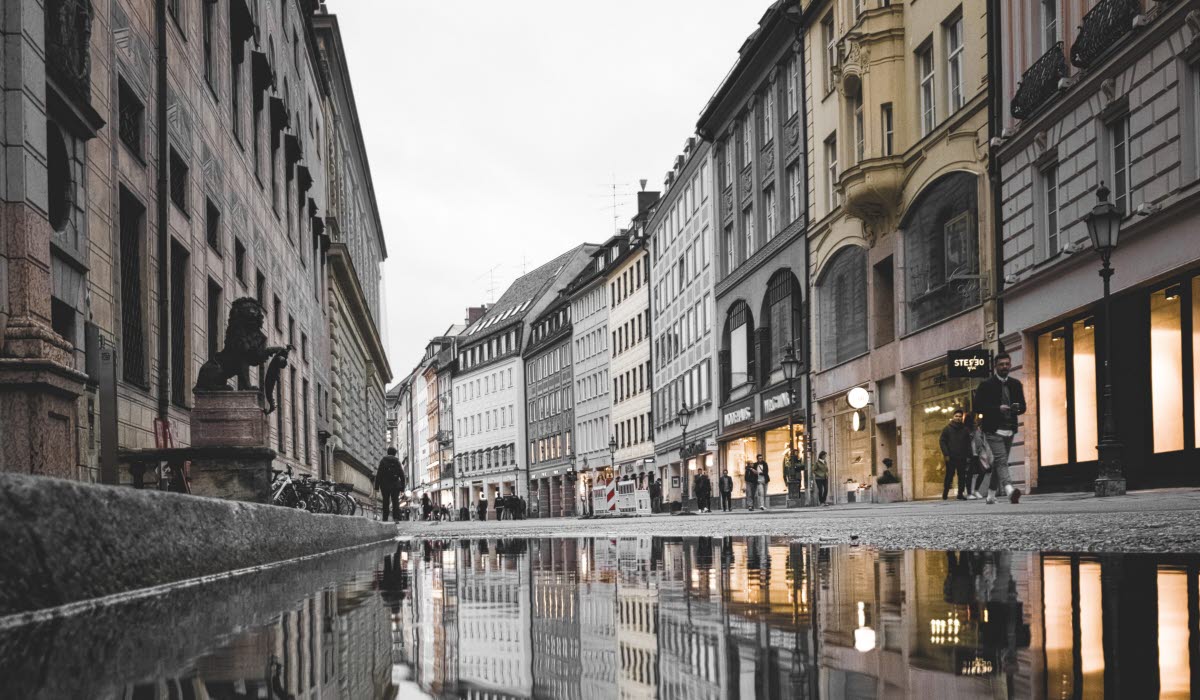 MUNICH_marvin-van-beek-sNredzVRbCA-unsplash.jpg