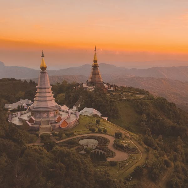 THAILAND_bharath-mohan-2CjOnwJCMJM-unsplash.jpg