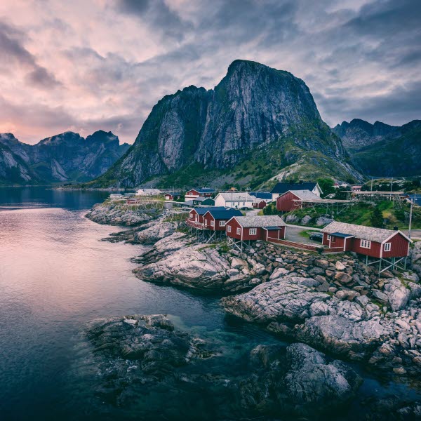 NORWAY yuriy-garnaev-fcDnEf0TUV0-unsplash.jpg