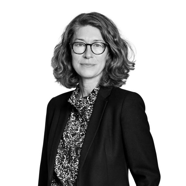 Anna Redwood b_w.jpg