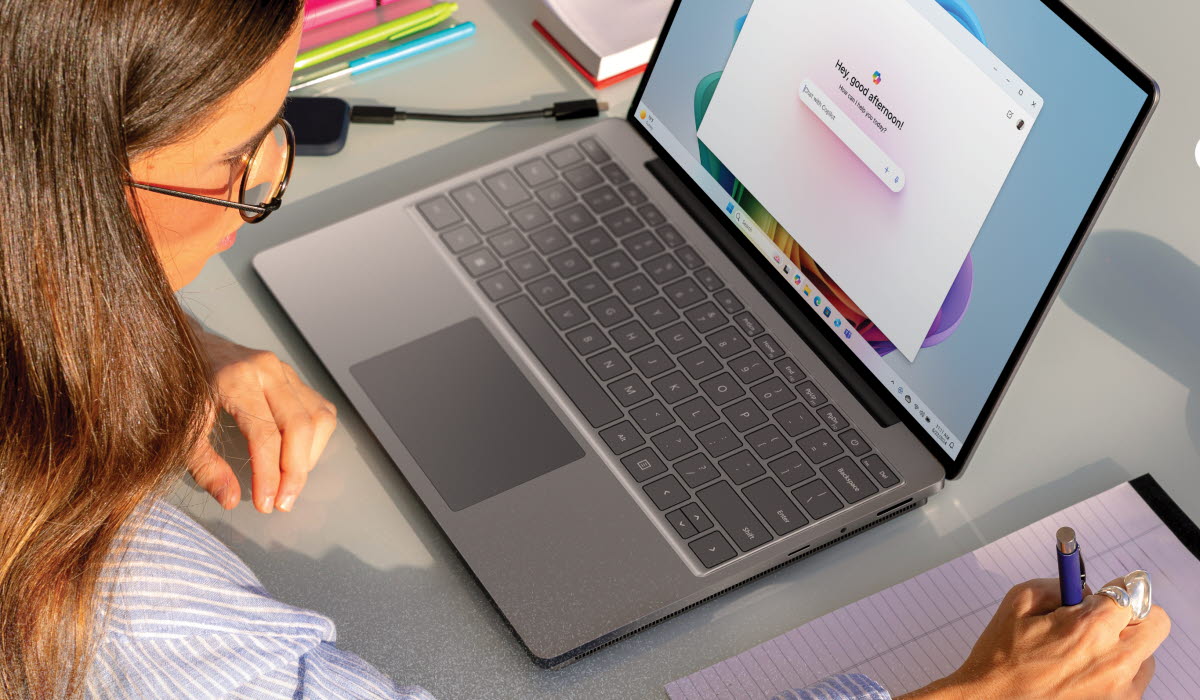 MSC25-AI Expression-Office-Stocksy-6231739-Treated.jpg